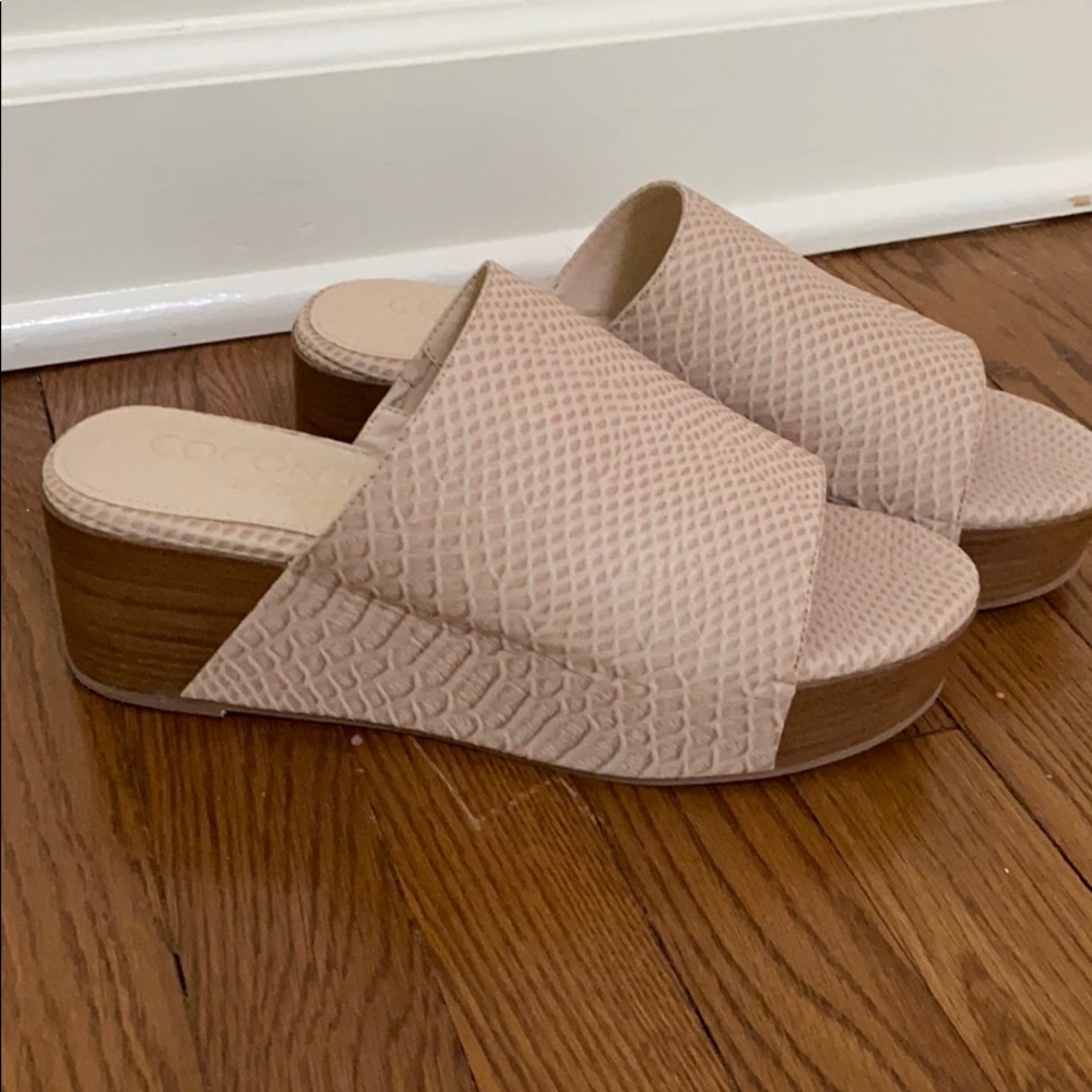 Women’s Size 9 wedge